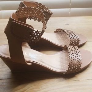 Xoxo wedges sz 9.5
